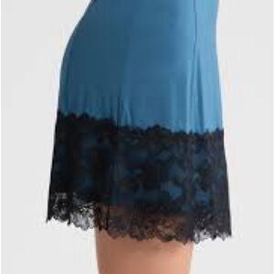 Intimately Free People NWT Party Crasher Lace Half Slip Skirt – Medium